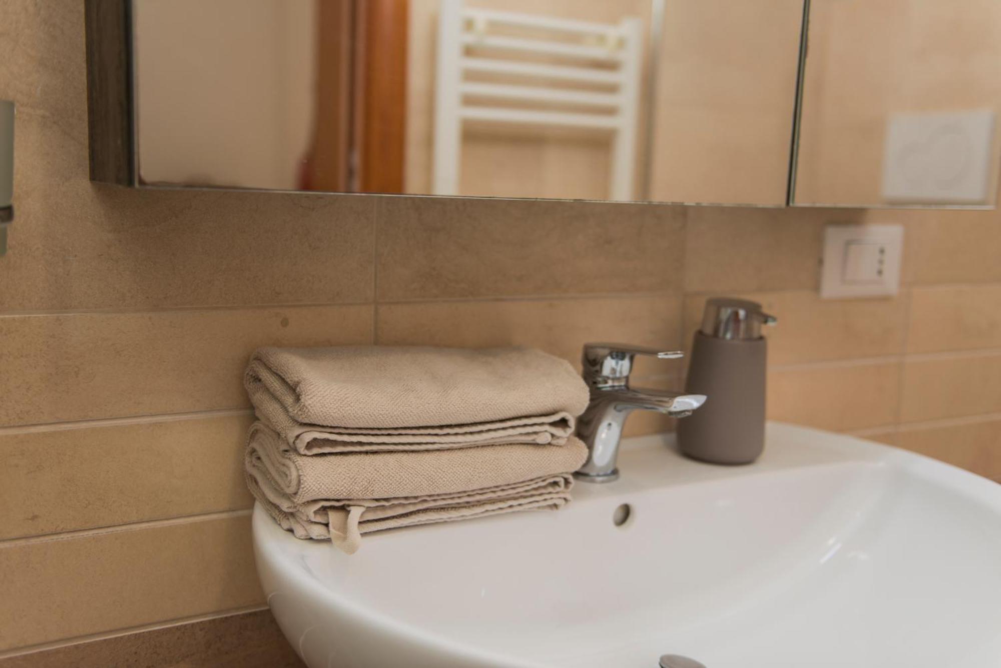 A Casa Di Lavinia Apartment โมโนโปลี ภายนอก รูปภาพ